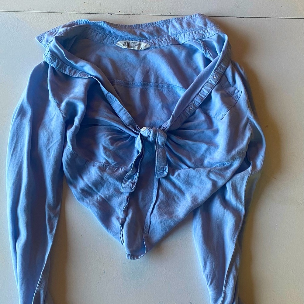 H&M long sleeved Blue tie crop shirt Button up
